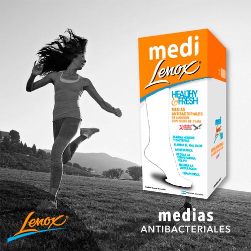 Medias antibacteriales blancas